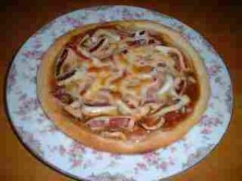 スルメイカのピザ